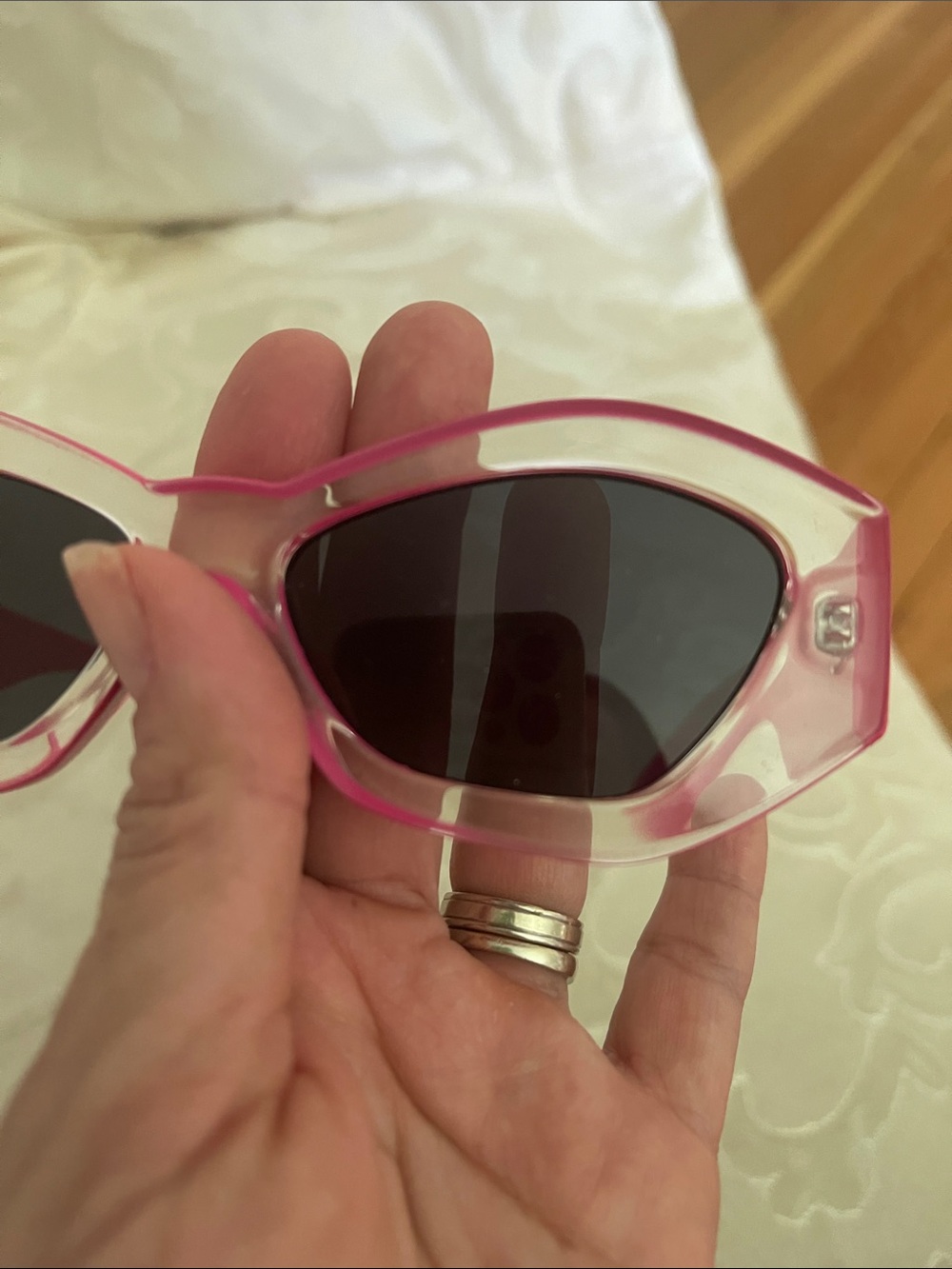 Le Specs “The Ginchiest” Sunglasses in Pink - Picture 10 of 10